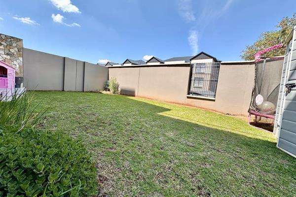 To Let 3 Bedroom Property for Rent in Waterfall Gauteng