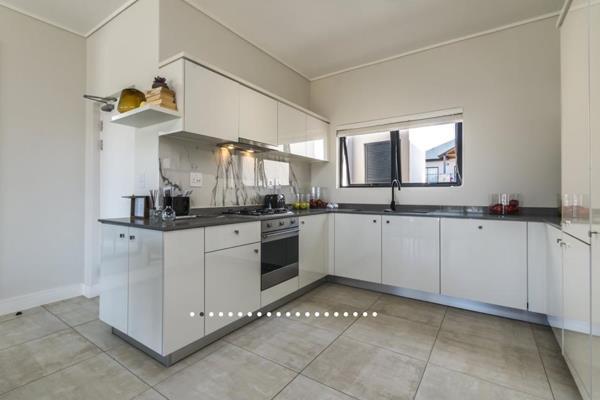 To Let 2 Bedroom Property for Rent in Waterfall Gauteng