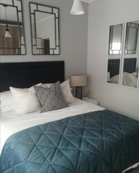 To Let 1 Bedroom Property for Rent in Waterfall Gauteng