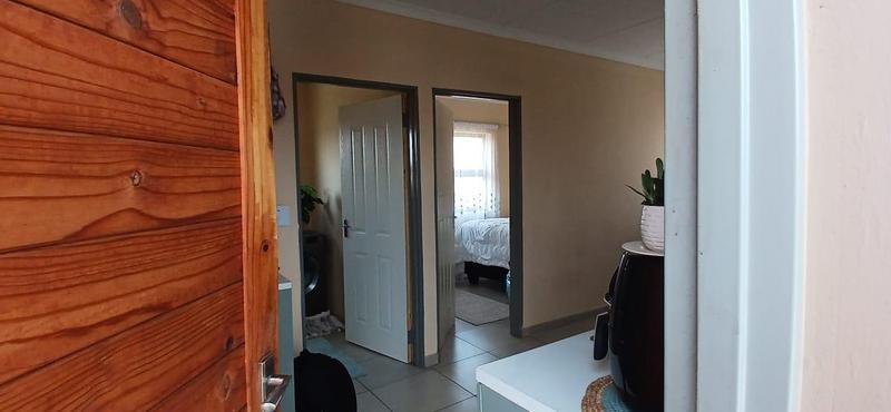 To Let 1 Bedroom Property for Rent in Orlando Gauteng