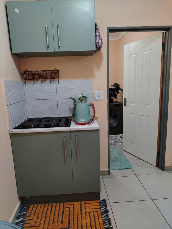 To Let 1 Bedroom Property for Rent in Orlando Gauteng
