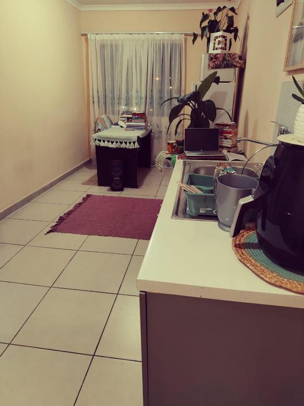 To Let 1 Bedroom Property for Rent in Orlando Gauteng
