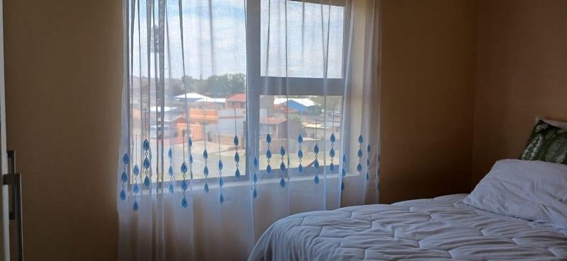 To Let 1 Bedroom Property for Rent in Orlando Gauteng