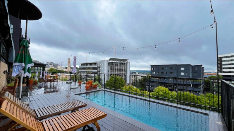 To Let 1 Bedroom Property for Rent in Sandton Gauteng