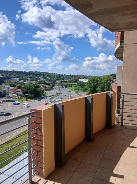 To Let 1 Bedroom Property for Rent in Milpark Gauteng
