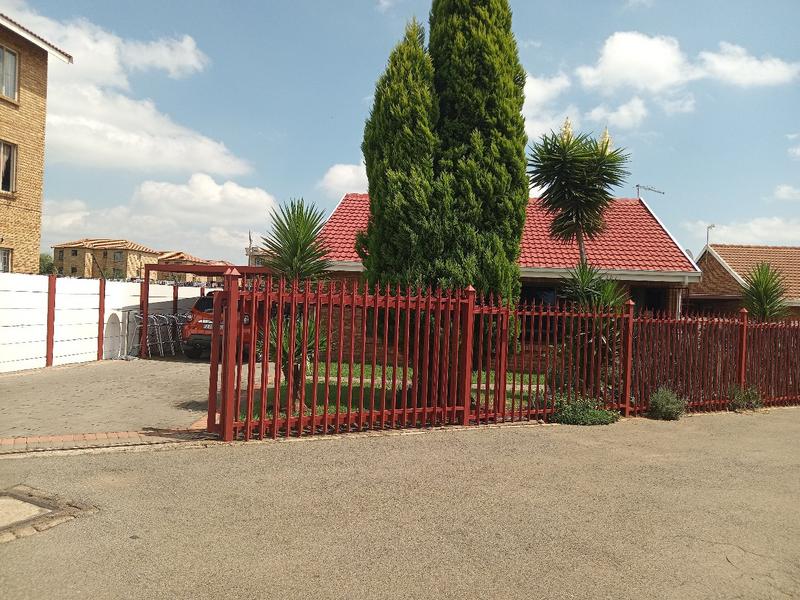 2 Bedroom Property for Sale in Greenhills Ext 3 Gauteng