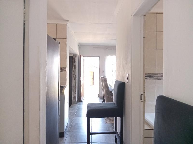 2 Bedroom Property for Sale in Mohlakeng Gauteng