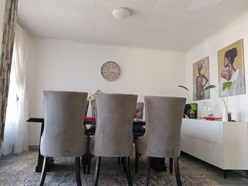 2 Bedroom Property for Sale in Mohlakeng Gauteng