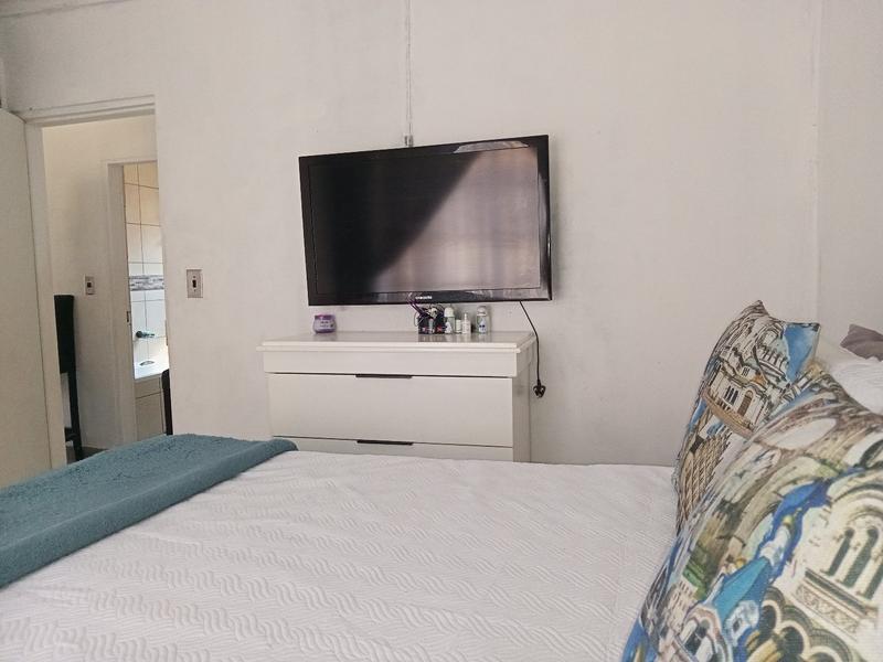 2 Bedroom Property for Sale in Mohlakeng Gauteng