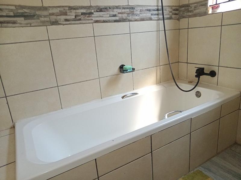 2 Bedroom Property for Sale in Mohlakeng Gauteng