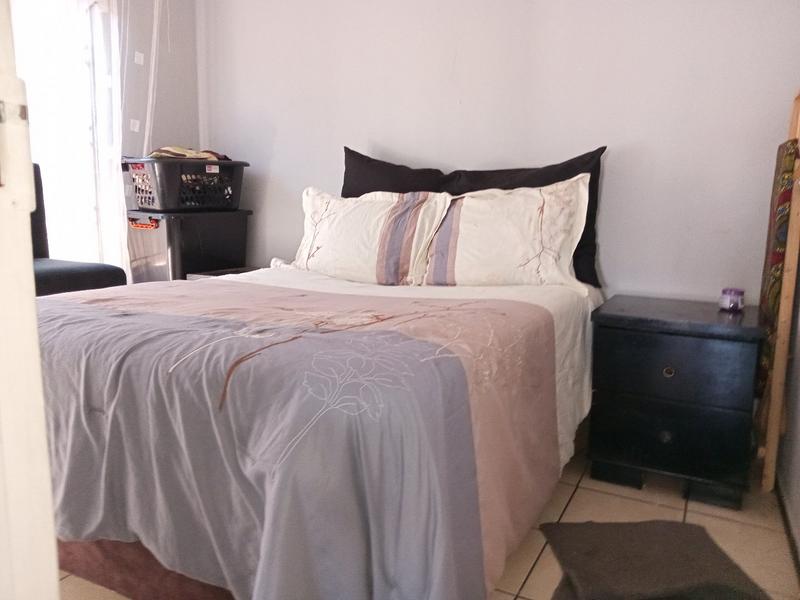 2 Bedroom Property for Sale in Mohlakeng Gauteng