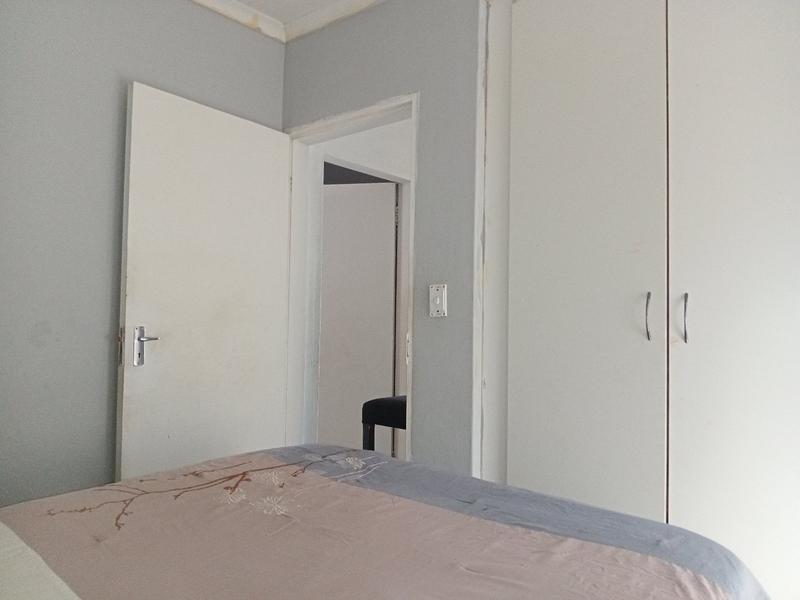 2 Bedroom Property for Sale in Mohlakeng Gauteng