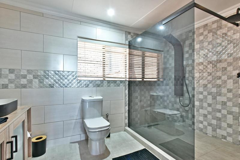 3 Bedroom Property for Sale in Glenvista Gauteng