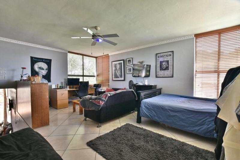 3 Bedroom Property for Sale in Glenvista Gauteng