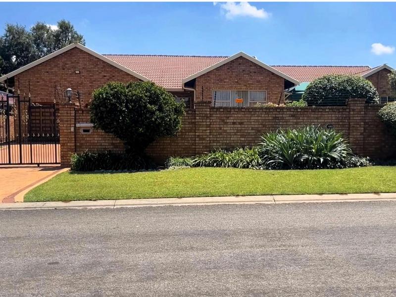4 Bedroom Property for Sale in Sunward Park Gauteng