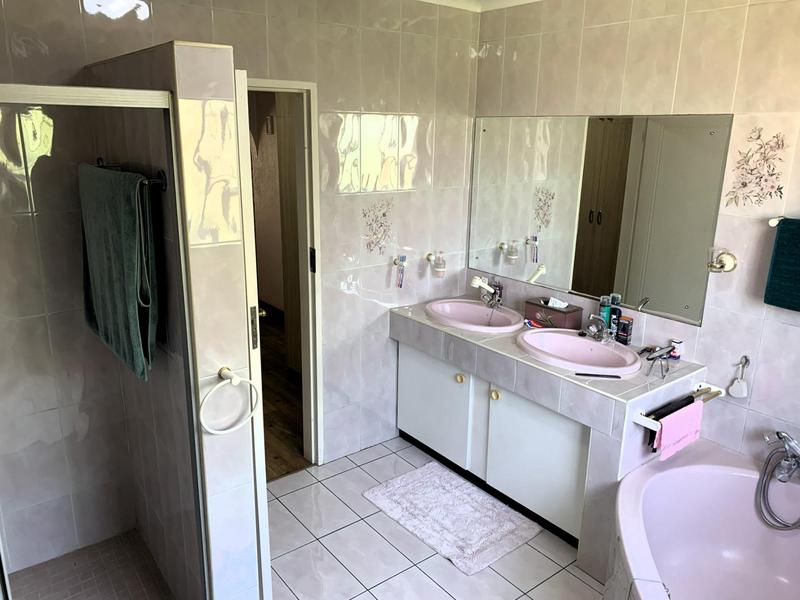 4 Bedroom Property for Sale in Sunward Park Gauteng