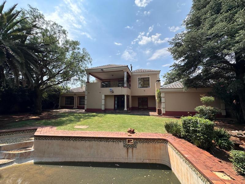 5 Bedroom Property for Sale in Dawn Park Gauteng
