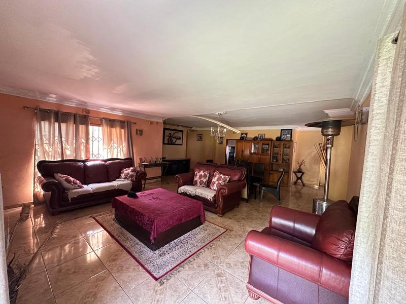 5 Bedroom Property for Sale in Dawn Park Gauteng