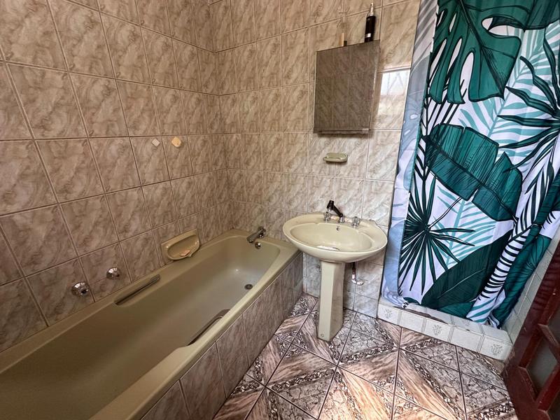 5 Bedroom Property for Sale in Dawn Park Gauteng