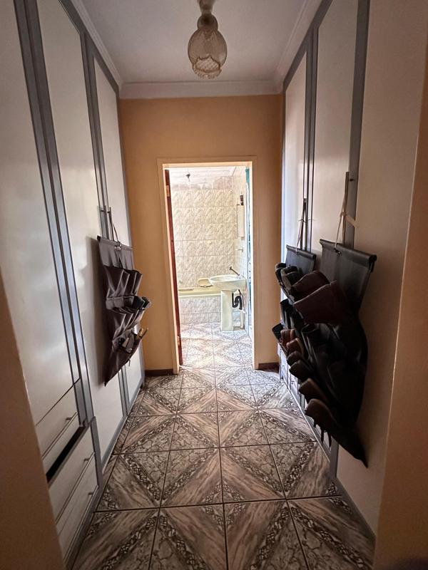 5 Bedroom Property for Sale in Dawn Park Gauteng