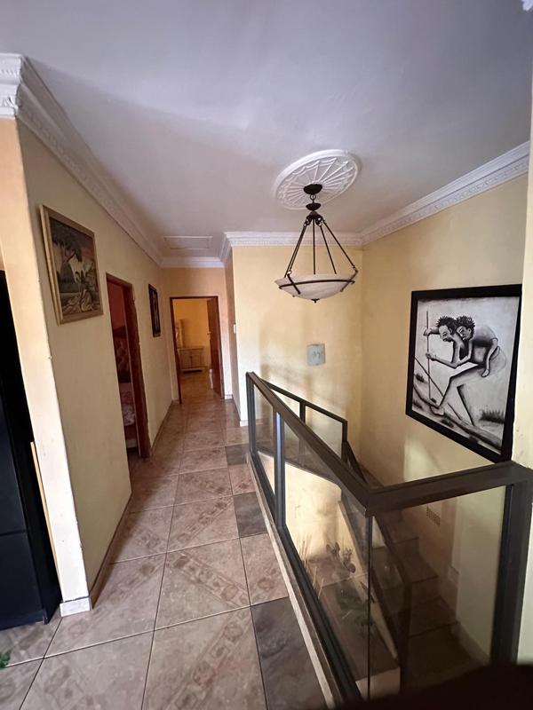 5 Bedroom Property for Sale in Dawn Park Gauteng