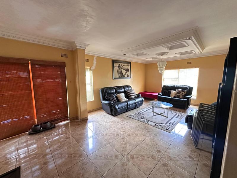 5 Bedroom Property for Sale in Dawn Park Gauteng