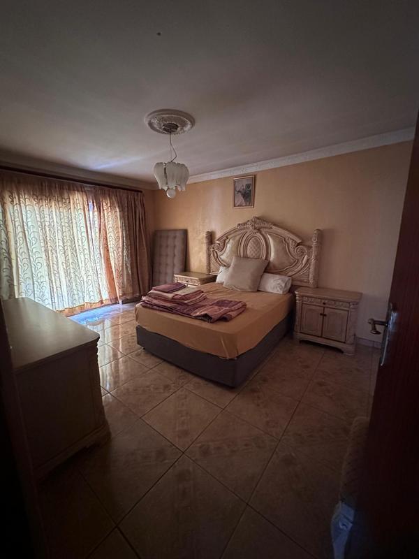 5 Bedroom Property for Sale in Dawn Park Gauteng