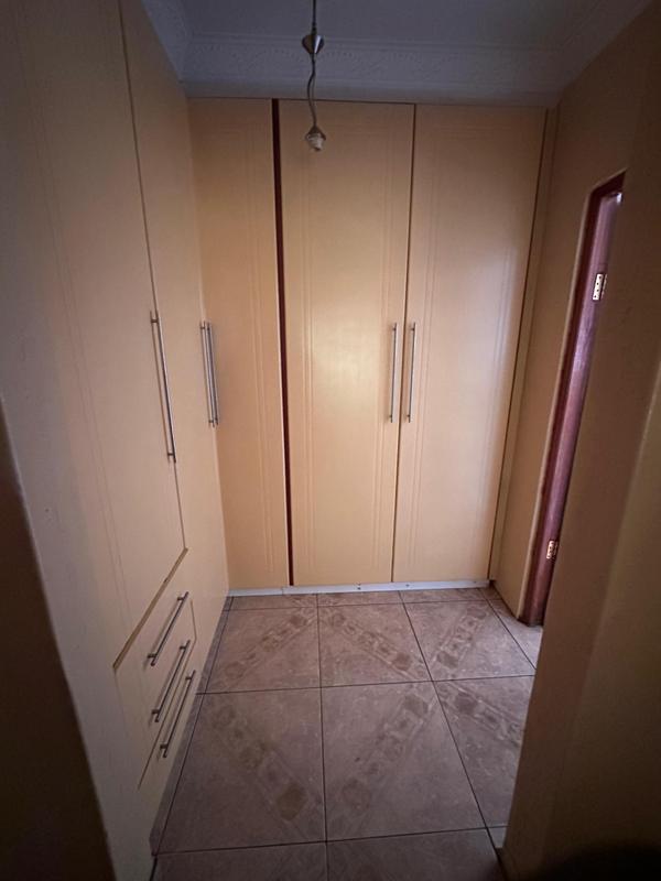 5 Bedroom Property for Sale in Dawn Park Gauteng