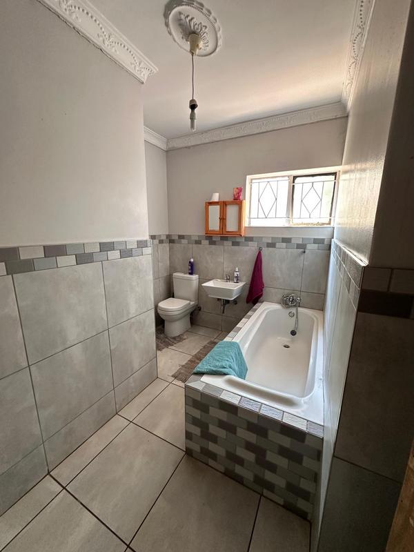 5 Bedroom Property for Sale in Dawn Park Gauteng