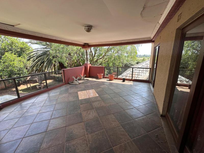 5 Bedroom Property for Sale in Dawn Park Gauteng