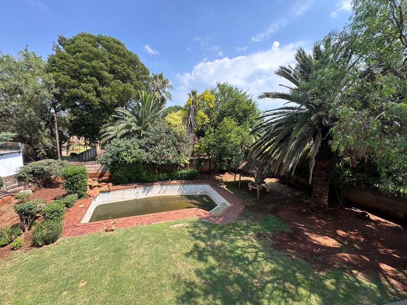 5 Bedroom Property for Sale in Dawn Park Gauteng