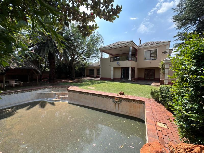 5 Bedroom Property for Sale in Dawn Park Gauteng