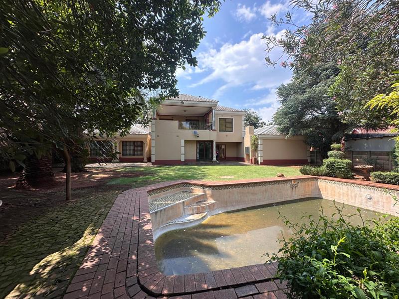 5 Bedroom Property for Sale in Dawn Park Gauteng
