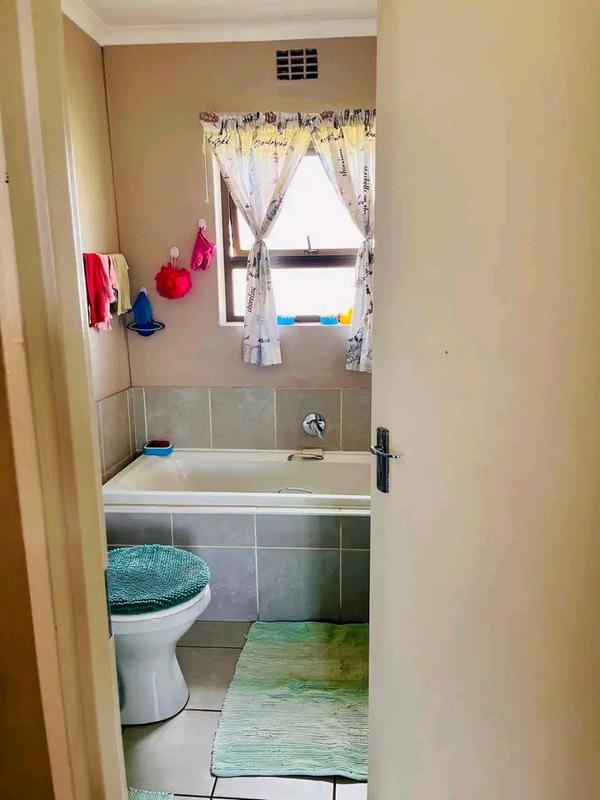 2 Bedroom Property for Sale in Dawn Park Gauteng