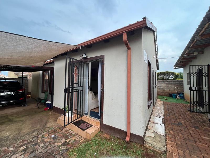 2 Bedroom Property for Sale in Dawn Park Gauteng