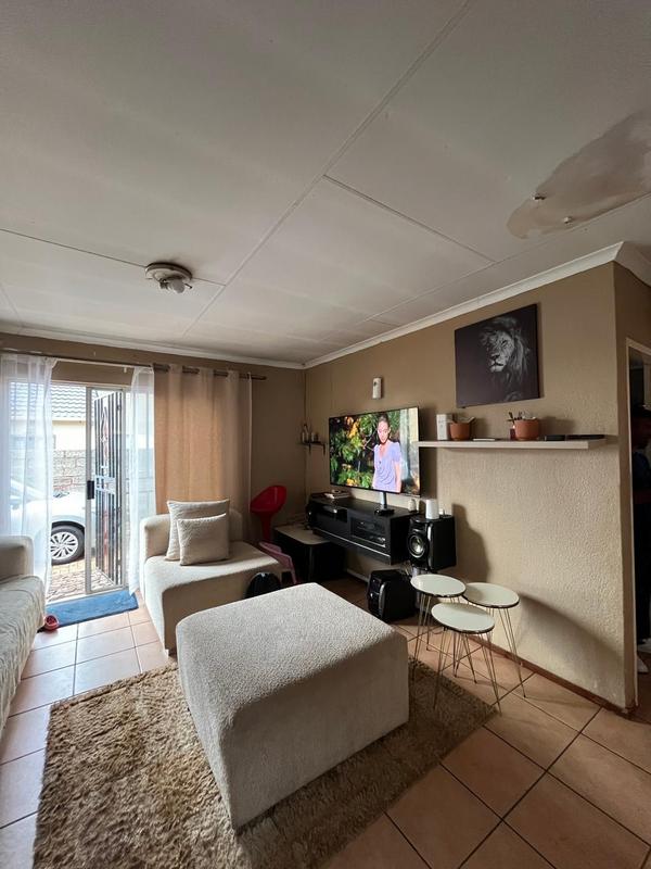 2 Bedroom Property for Sale in Dawn Park Gauteng