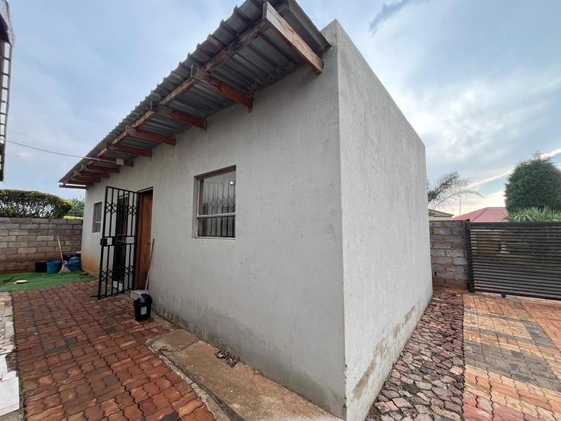 2 Bedroom Property for Sale in Dawn Park Gauteng