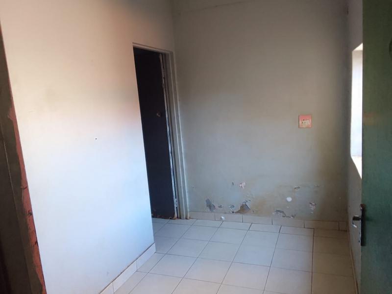 8 Bedroom Property for Sale in Mapleton A H Gauteng