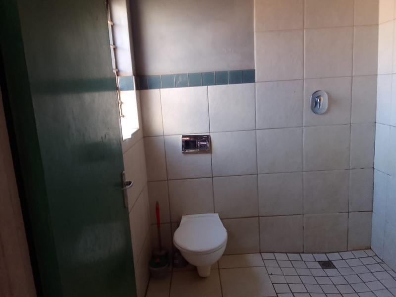 8 Bedroom Property for Sale in Mapleton A H Gauteng