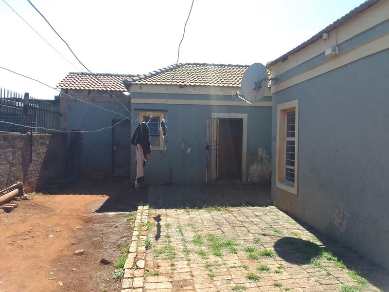 8 Bedroom Property for Sale in Mapleton A H Gauteng