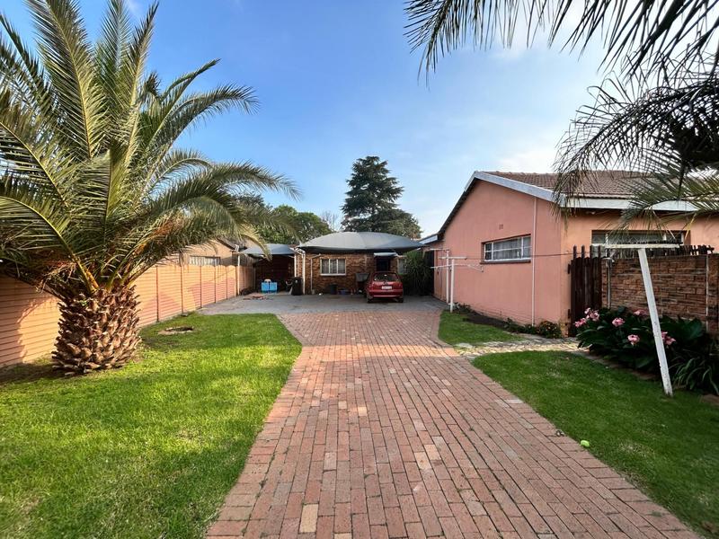 5 Bedroom Property for Sale in Brenthurst Gauteng