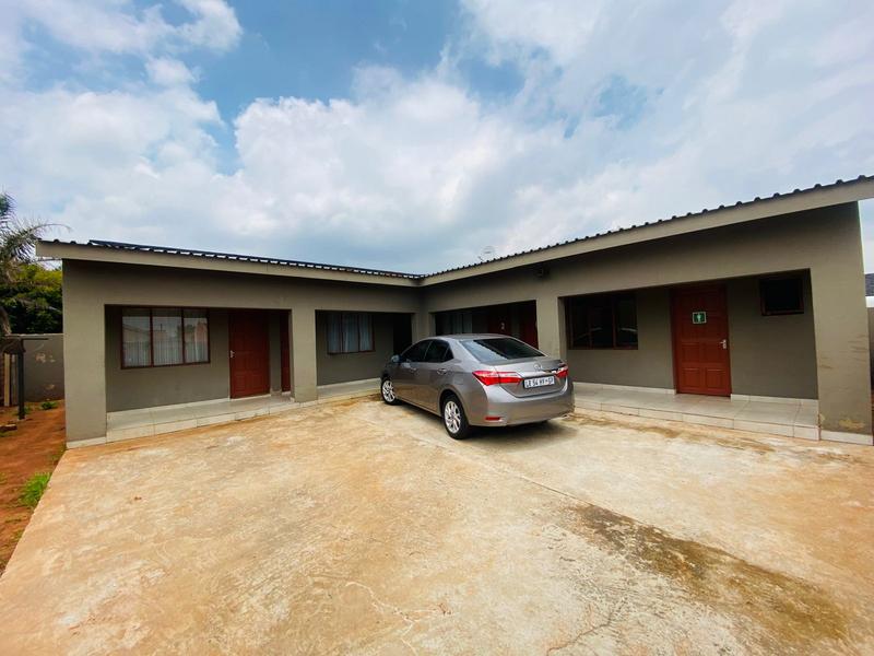5 Bedroom Property for Sale in Leachville Ext 3 Gauteng