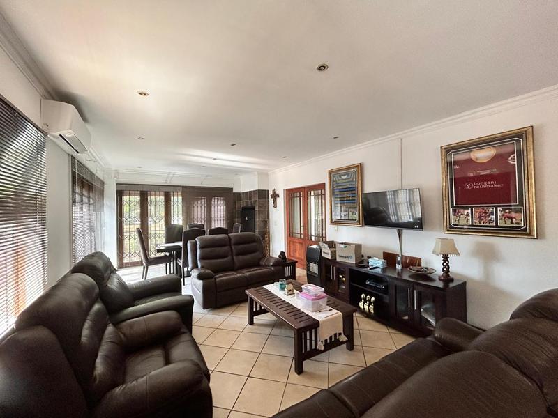 5 Bedroom Property for Sale in Sonneveld Gauteng