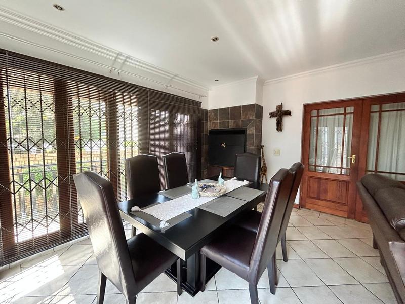 5 Bedroom Property for Sale in Sonneveld Gauteng