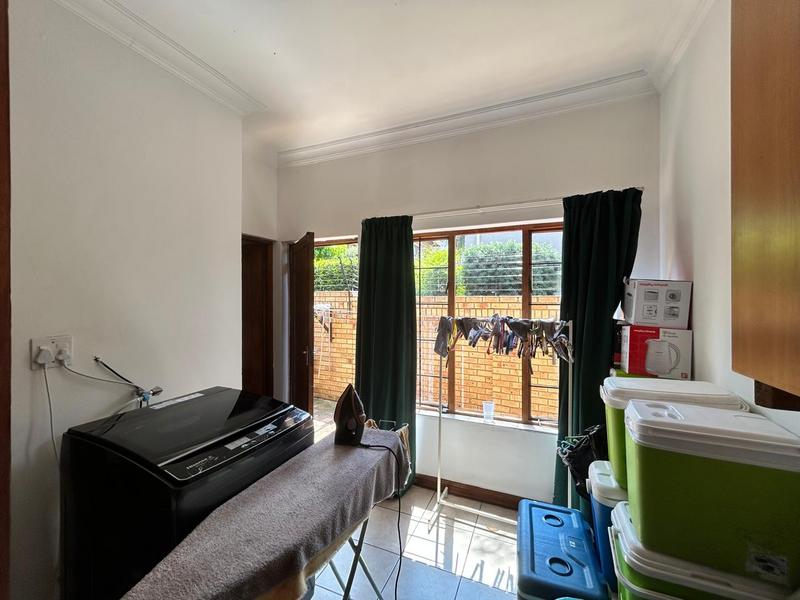 5 Bedroom Property for Sale in Sonneveld Gauteng