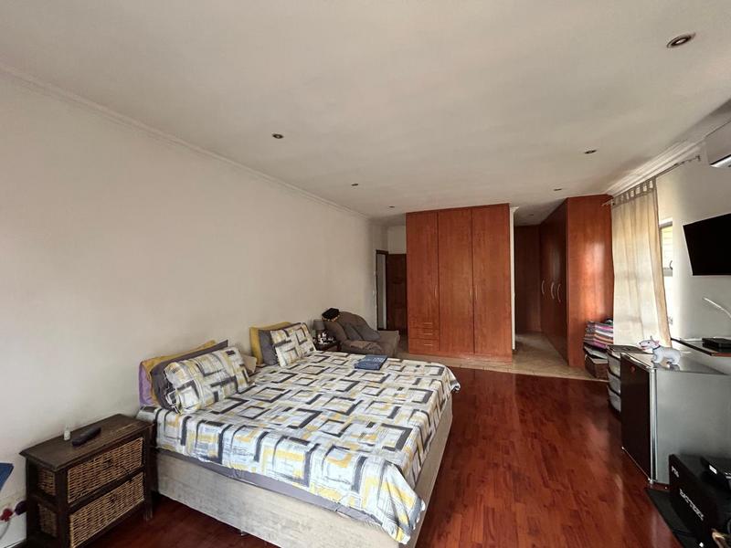 5 Bedroom Property for Sale in Sonneveld Gauteng