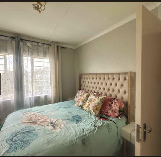 2 Bedroom Property for Sale in Klippoortje Gauteng