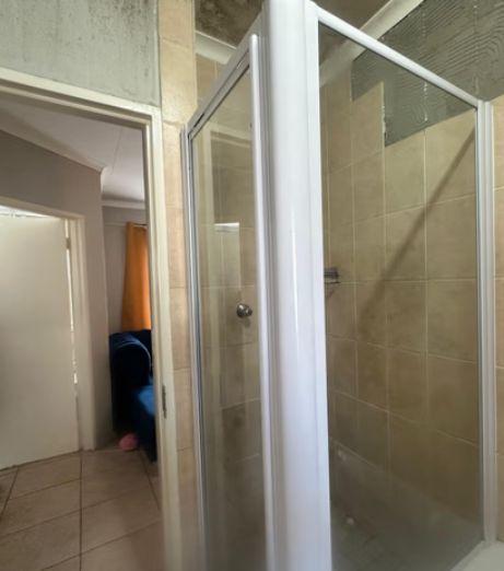 2 Bedroom Property for Sale in Klippoortje Gauteng