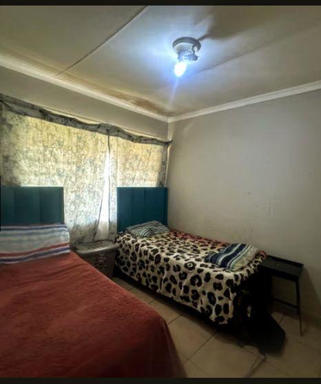 2 Bedroom Property for Sale in Klippoortje Gauteng