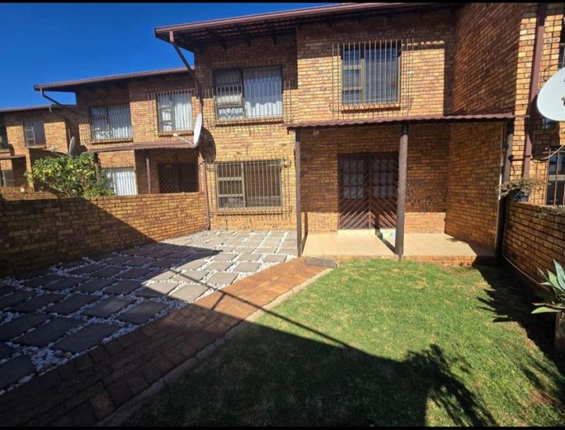 3 Bedroom Property for Sale in Klopperpark Gauteng